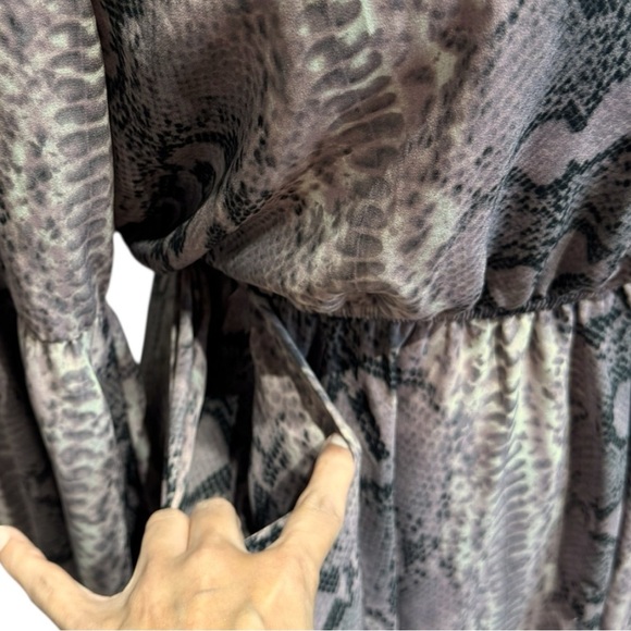 Caramela Dusty Lavender Snakeskin Print Long Sleeve Mini Dress Size Large - Picture 6 of 8